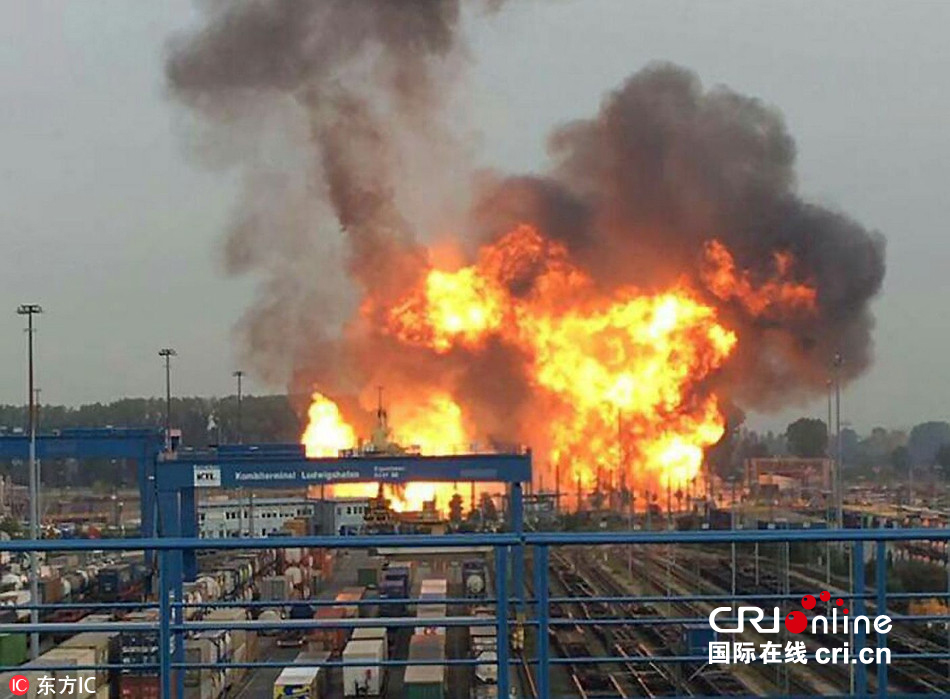 当地时间2016年10月17日，德国路德维希港，位于路德维希港的巴斯夫(BASF)化学工厂发生爆炸，造成数人受伤和失踪。东方IC